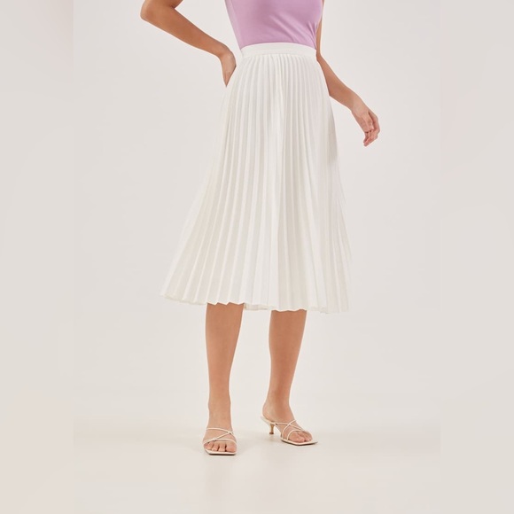 NWT Love Bonito Elinie Pleated Midi Skirt - Picture 2 of 8